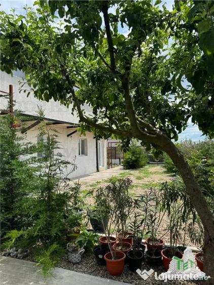 Casă cu 13 camere cu Teren 850 Mp în 23 August