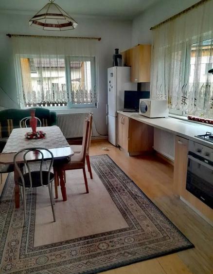 Casă cu 3 camere în Rucăr