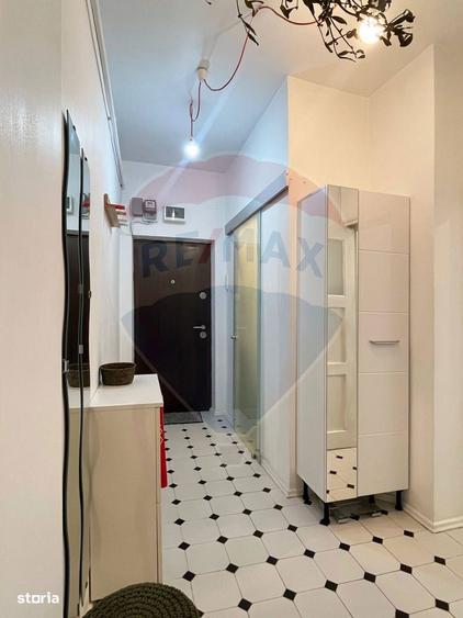 Apartament cu 2 camere semidecomandat în Tei