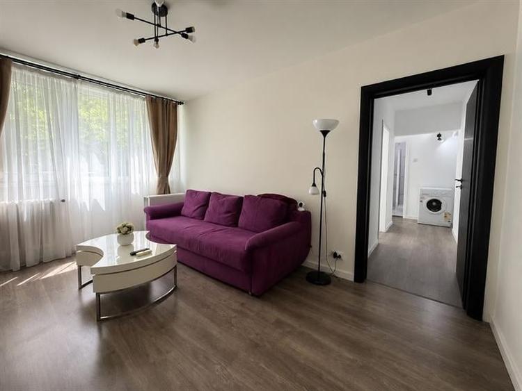 Apartament cu 4 camere semidecomandat în Drumul Taberei