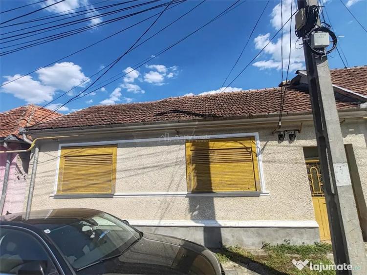 Casă cu 4 camere cu Teren 622 Mp în Central