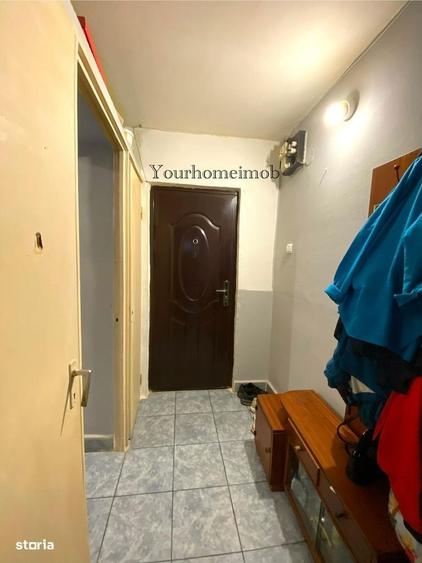Apartament cu 2 camere semidecomandat în Craiovița Nouă