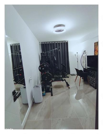 Apartament cu 2 camere semidecomandat, mobilat în Văcăresti