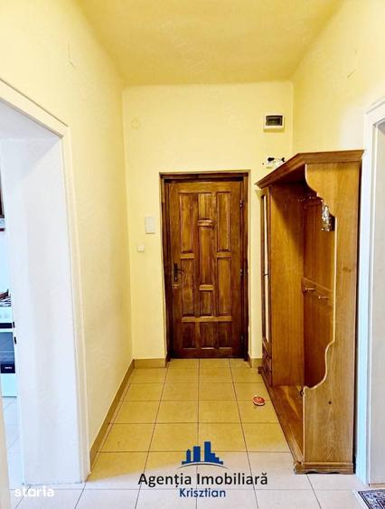Apartament cu 3 camere de inchiriat in zona Pia?a Mare - 2