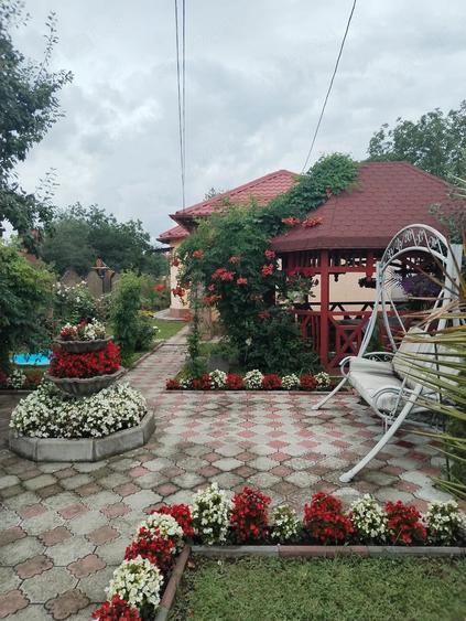 Casă cu 4 camere cu Teren 900 Mp în Coman