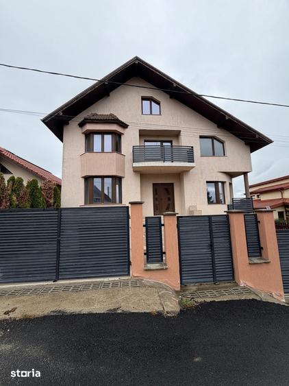 Casă cu 3 camere cu Teren 650 Mp în Central