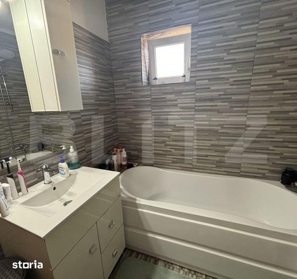 Apartament cu 4 camere decomandat în Central