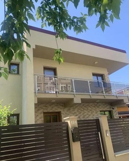 Casă individuală cu 4 camere cu Teren 176 Mp în Sărari