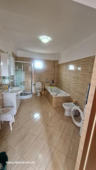 Casă cu 4 camere cu Teren 700 Mp în Satu Mare