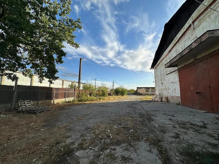 Teren de 17564 mp, în Berzovia