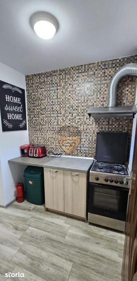 Vila 5 camere, P+1, Techirghiol, curte, centrala gaz, A/C, 3 bai, 2 ba - 4