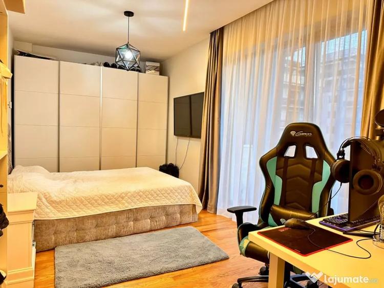 Apartament cu 7 camere semidecomandat în Bună Ziua