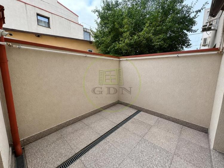 Apartament cu 3 camere semidecomandat, mobilat în Aviației