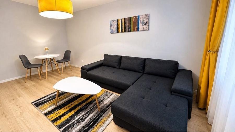 Apartament cu 2 camere decomandat, mobilat în Regie