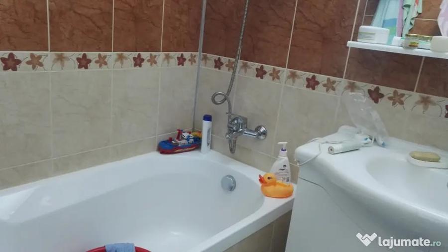 Apartament cu 3 camere decomandat în Ultracentral