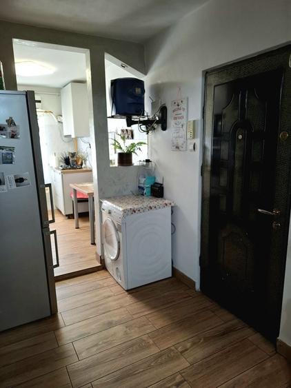 Apartament cu 3 camere decomandat în Lipovei