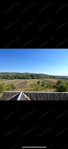 Casă cu 5 camere cu Teren 3650 Mp în Sutești