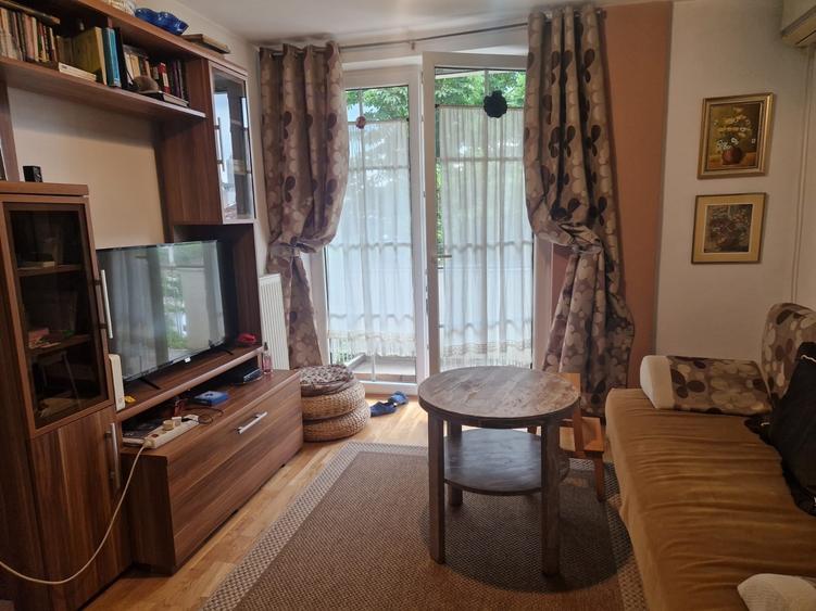 Apartament cu 2 camere semidecomandat în P-ța Unirii