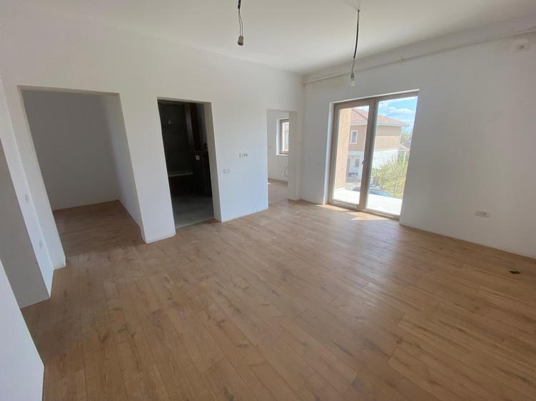 Apartament cu 3 camere semidecomandat în Remetea Mare