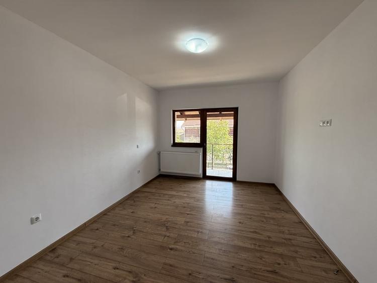 Casă individuală cu 4 camere cu Teren 460 Mp în Micești