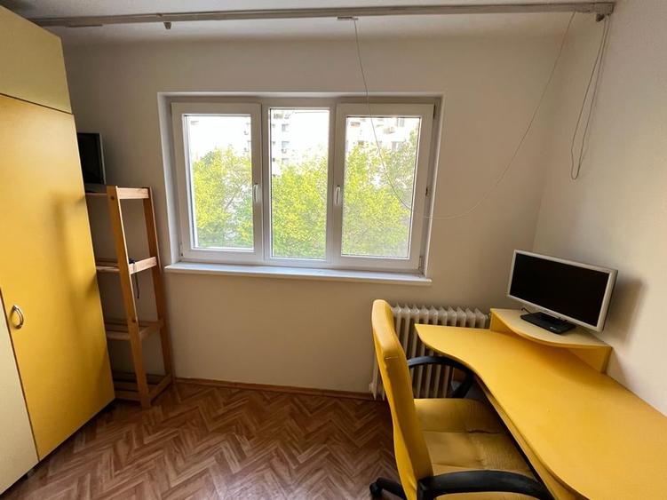 Apartament cu 3 camere semidecomandat în Drumul Taberei