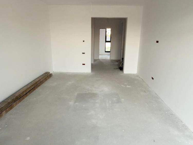 Duplex cu 4 camere cu Canalizare în Dumbrăvița