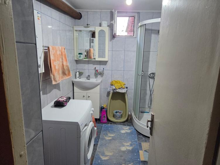 Casă individuală cu 4 camere cu Teren 1100 Mp în Central