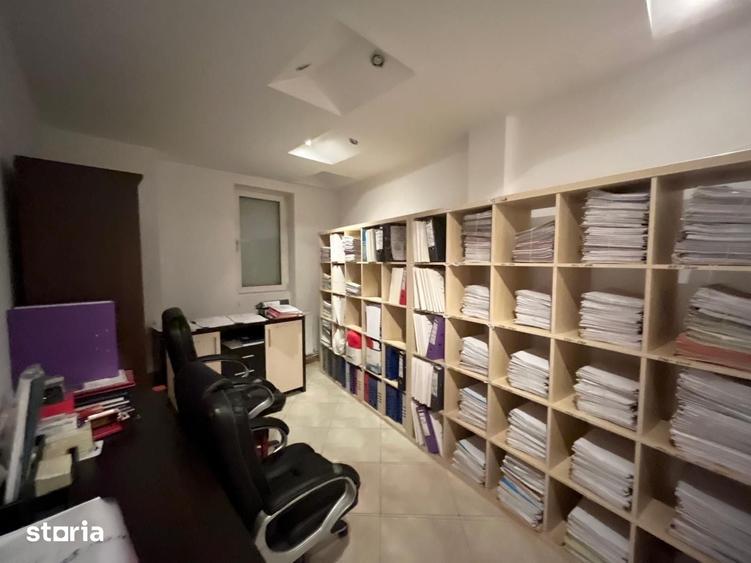 Apartament cu 3 camere în Romană