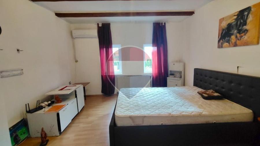 Casă cu 3 camere cu Teren 150 Mp în Schei