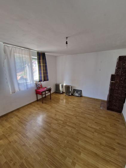 Casă cu 4 camere în Muereasca