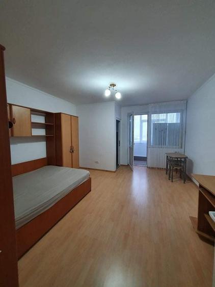 Garsonieră în Far