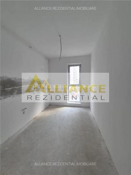 Apartament cu 3 camere decomandat în Metalurgiei
