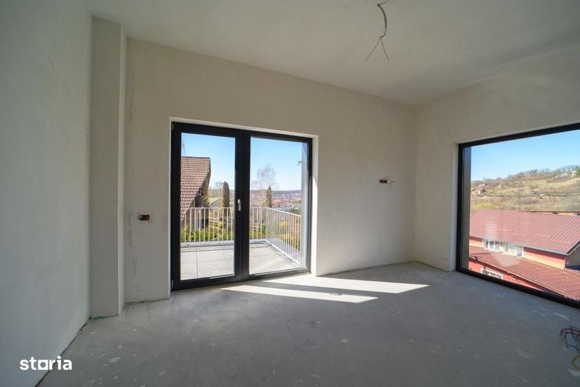 Casă cu 4 camere în Stana