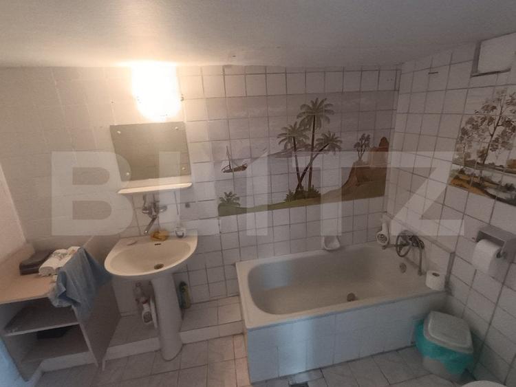 1 casă 160mp + 1 casă 110mp + garaj, pe teren 9ari, 2 căi acces, zonă centrală - 18