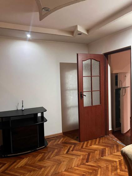 Apartament cu 2 camere semidecomandat în Micro 16