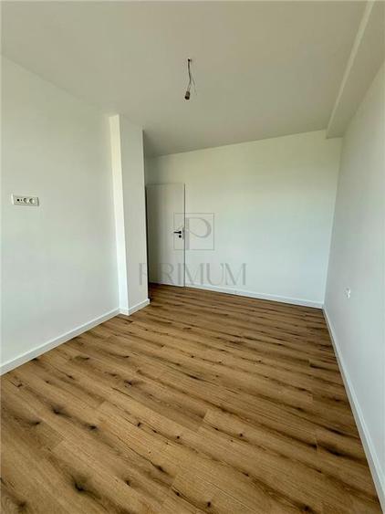 Apartament cu 3 camere decomandat în Torontalului