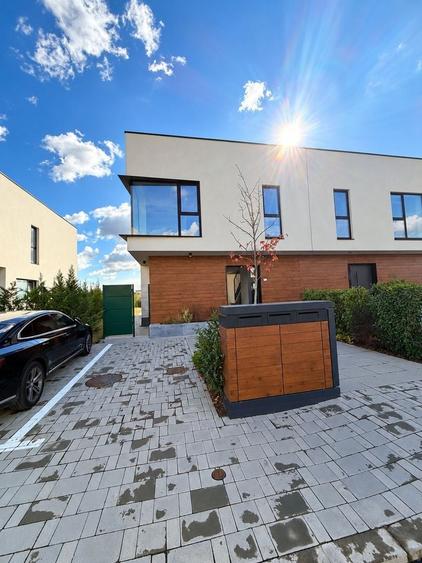 Casă individuală cu 4 camere cu Piscina în Tunari