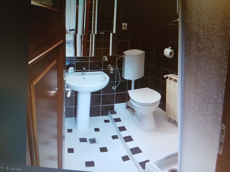 Apartament cu 3 camere decomandat în Primăverii