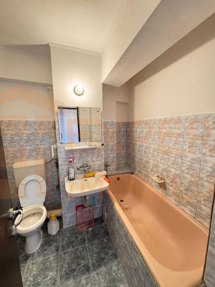 Apartament cu 3 camere decomandat în Ultracentral