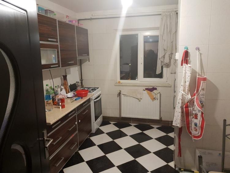 Apartament cu 3 camere decomandat în Dumbrăvița