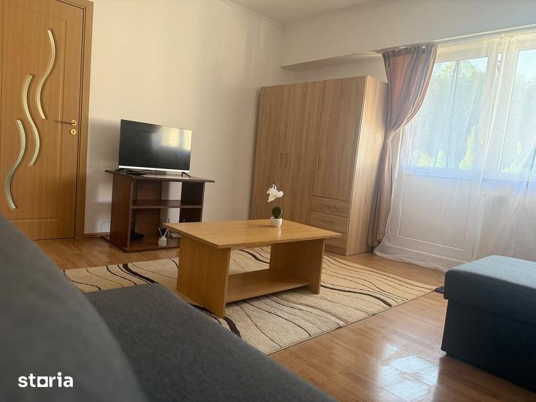 Garsonieră decomandată în Valea Cetății