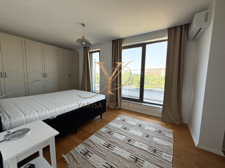 Apartament cu 3 camere semidecomandat în Sisești
