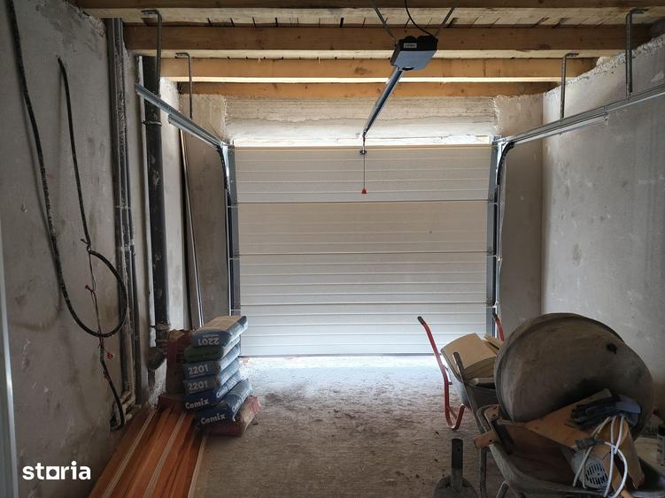 Casă cu 4 camere cu Teren 300 Mp în Central