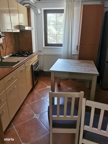Apartament cu 4 camere în Gura Văii