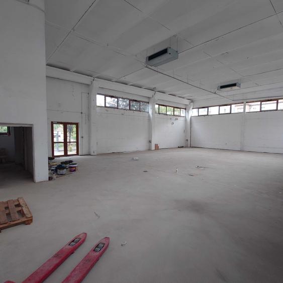 Spațiu comercial, de 320 mp, în Freidorf