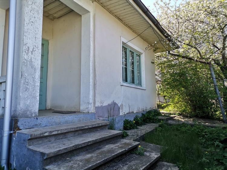 Casă cu 3 camere în Central