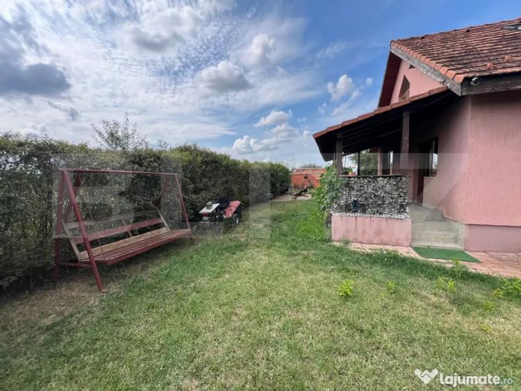 Casă cu 3 camere cu Teren 875 Mp în Botizului