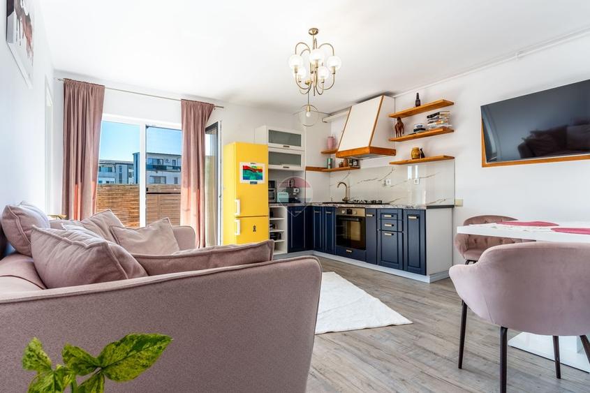 Apartament cu 2 camere semidecomandat, mobilat în Florești