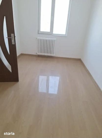 Apartament cu 3 camere în Alexandru cel Bun