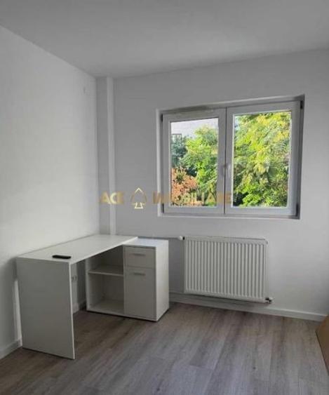 Apartament cu 4 camere decomandat, mobilat în Ștefan cel Mare